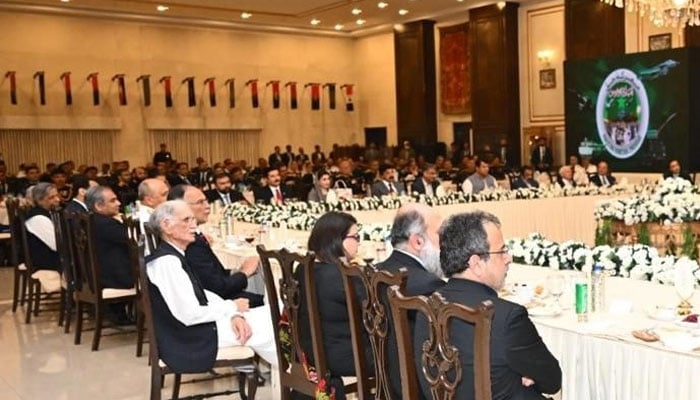 Political leadership attends the dinner hosted by Field Marshal Asim Munir. — ISPR